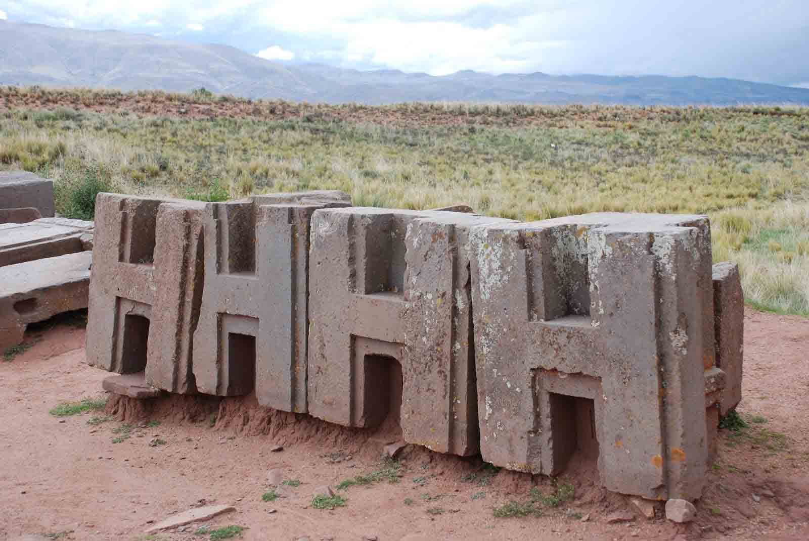puma punku forma de H